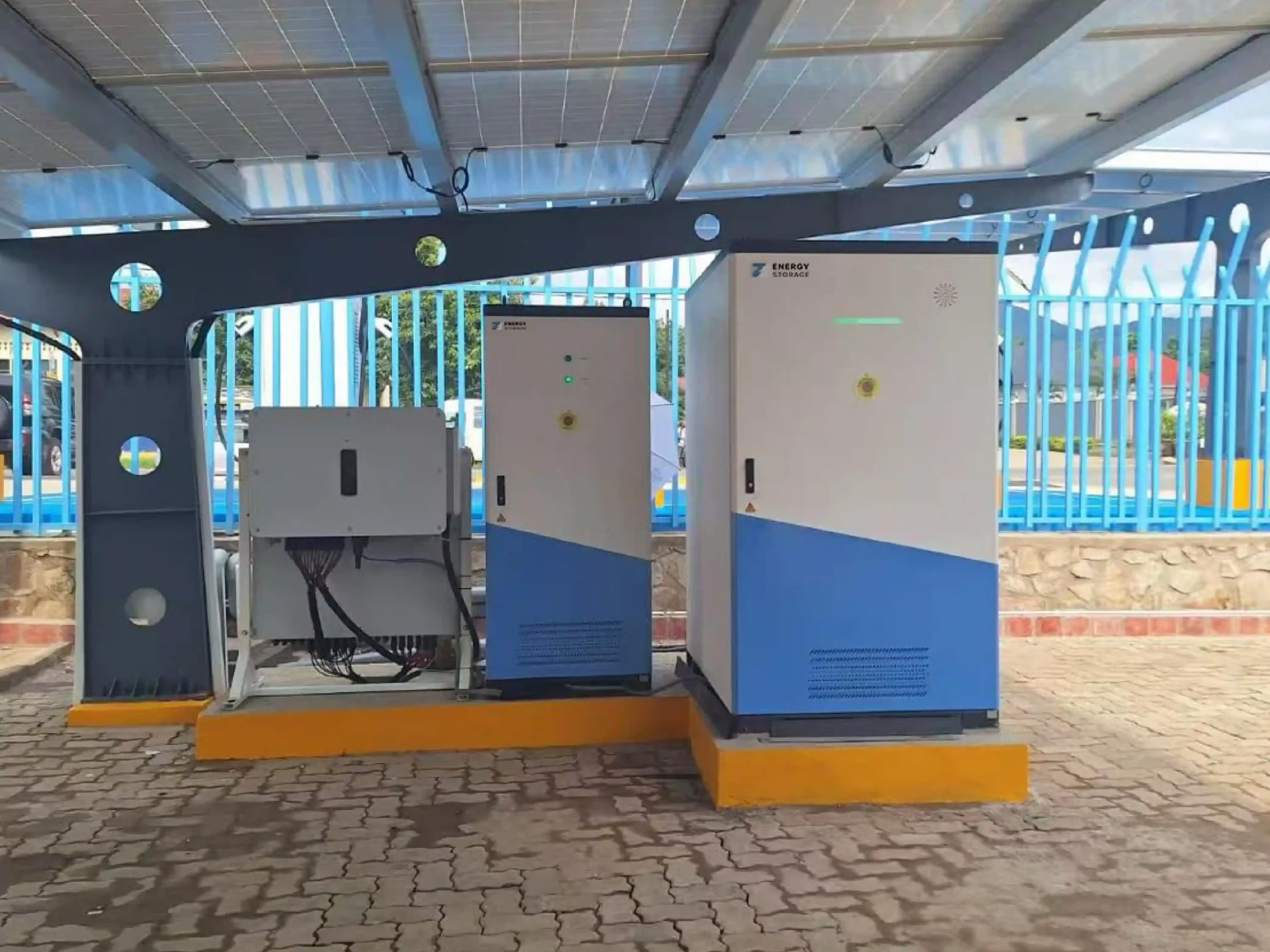100 kW/230 kWh Ilmajäähdytteinen ESS 120 kW BGDC Burundi Afrikka