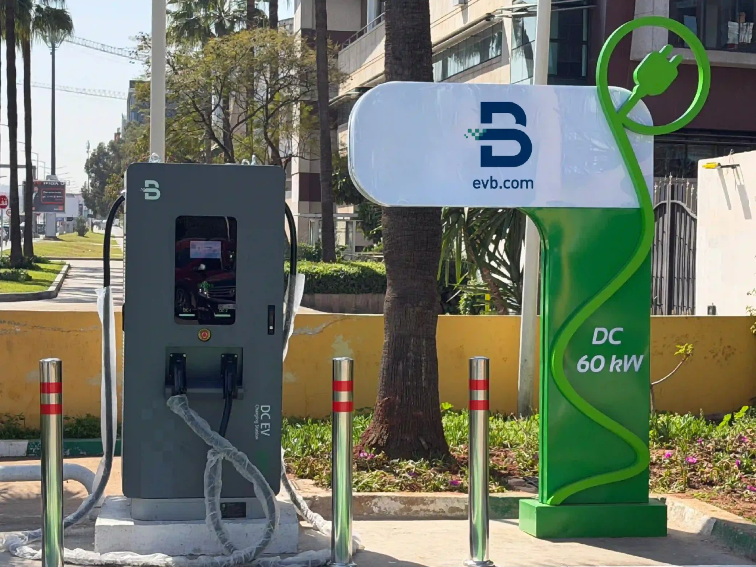 شاحن سيارات كهربائية بالتيار المستمر BDC60-D مغربي