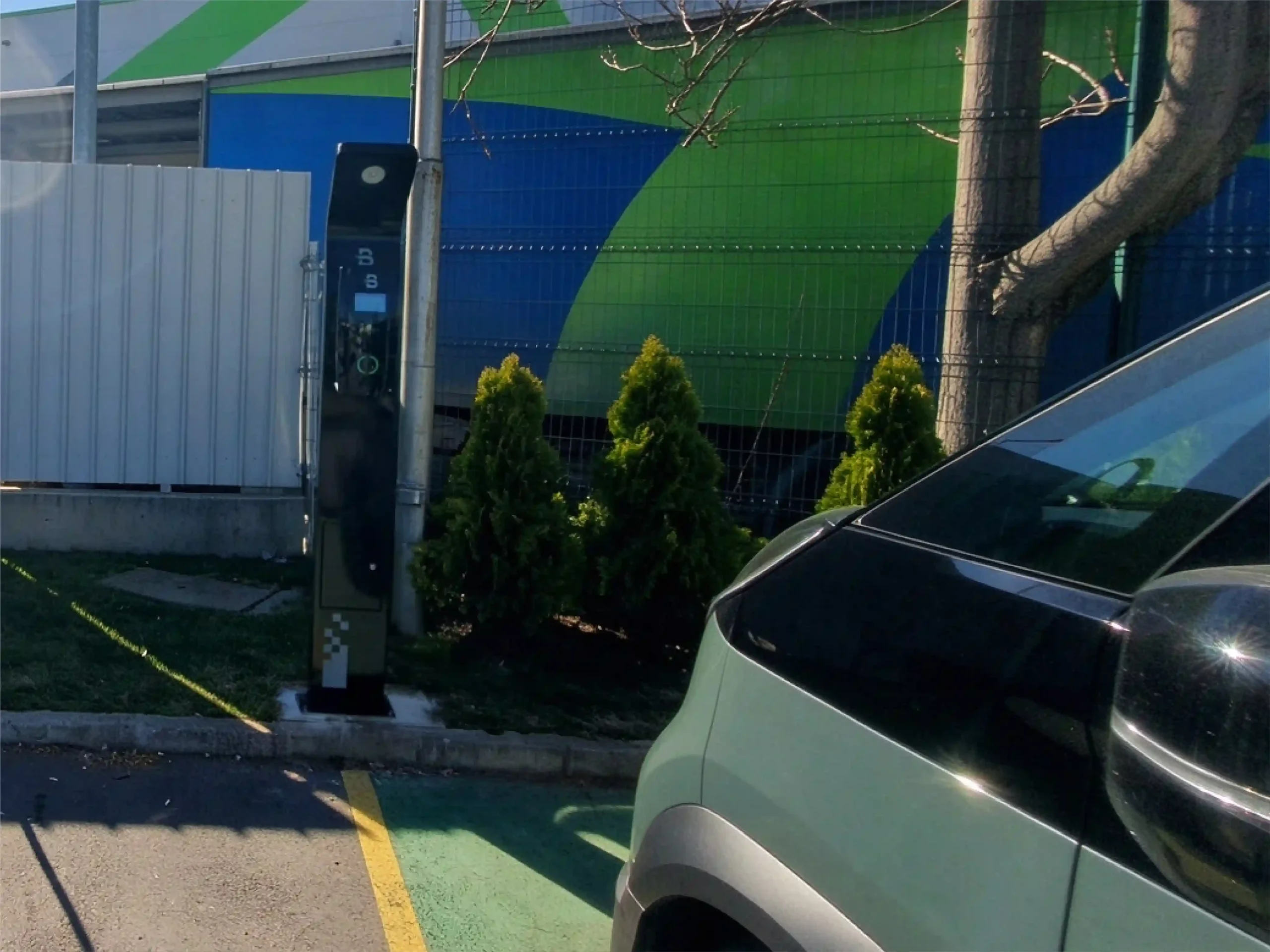 Caricabatterie per veicoli elettrici in corrente alternata per l'Europa orientale